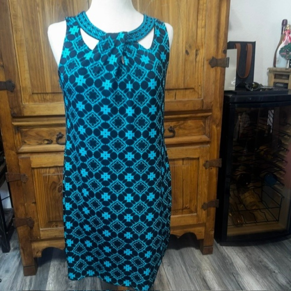 NWT Magnolia Grace Larsyn Embroidered Knit Dress Black Teal Petite Medium NWT - Picture 2 of 9